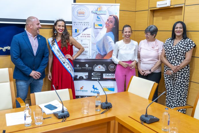 Mrs. Canarias Leticia Sánchez in Seoul bei Mrs. Universe