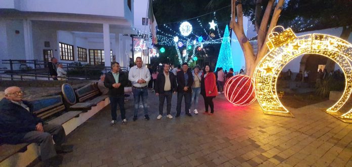 Einschalten der Weihnachtsbeleuchtung in Pájara