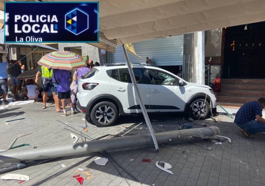 Auto rast in 2 Terassen - mehrere Verletzte
