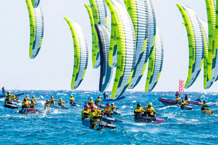 Packender Start im Fuerteventura KiteFoil International Open