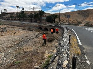 Abschluss der Aufräumarbeiten im Barranco de Tarajalejo ab