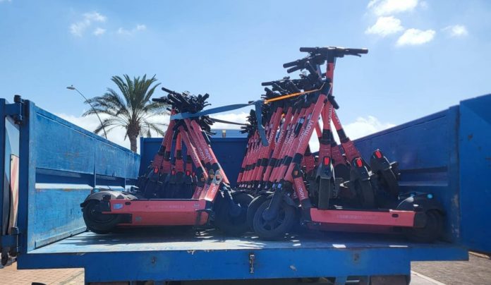Pájara entfernt 200 Elektro-Roller von öffentlichen Straßen