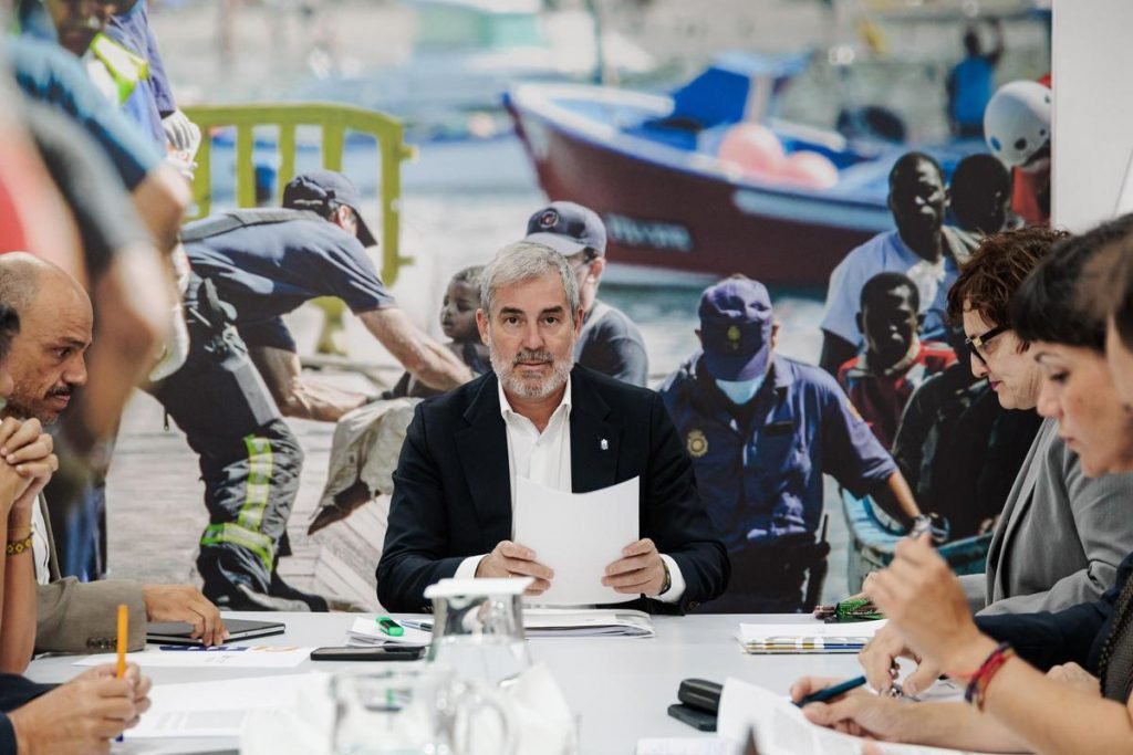 Regierung und Clavijo diskutieren über minderjährige Migranten