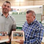 El-alcalde-entrega-los-primeros-Calendarios-2026-a-sus-protagonistas-3