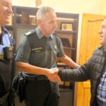 El-brigada-comandante-de-la-Guardia-Civil-felicita-las-fiestas-navideyas-al-alcalde-1