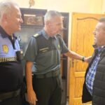 El-brigada-comandante-de-la-Guardia-Civil-felicita-las-fiestas-navideyas-al-alcalde-2