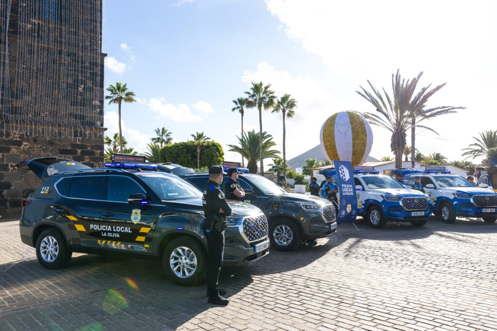 Neue Fahrzeuge für Polizei von La Oliva vorgestellt