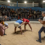 LA-LUCHA-5-Rodaje-con-Mauro-Herce-en-la-cymara-y-Tomasyn-Padryn-luchando-en-el-terrero-del-Tetir-Foto-de-Selu-Vega