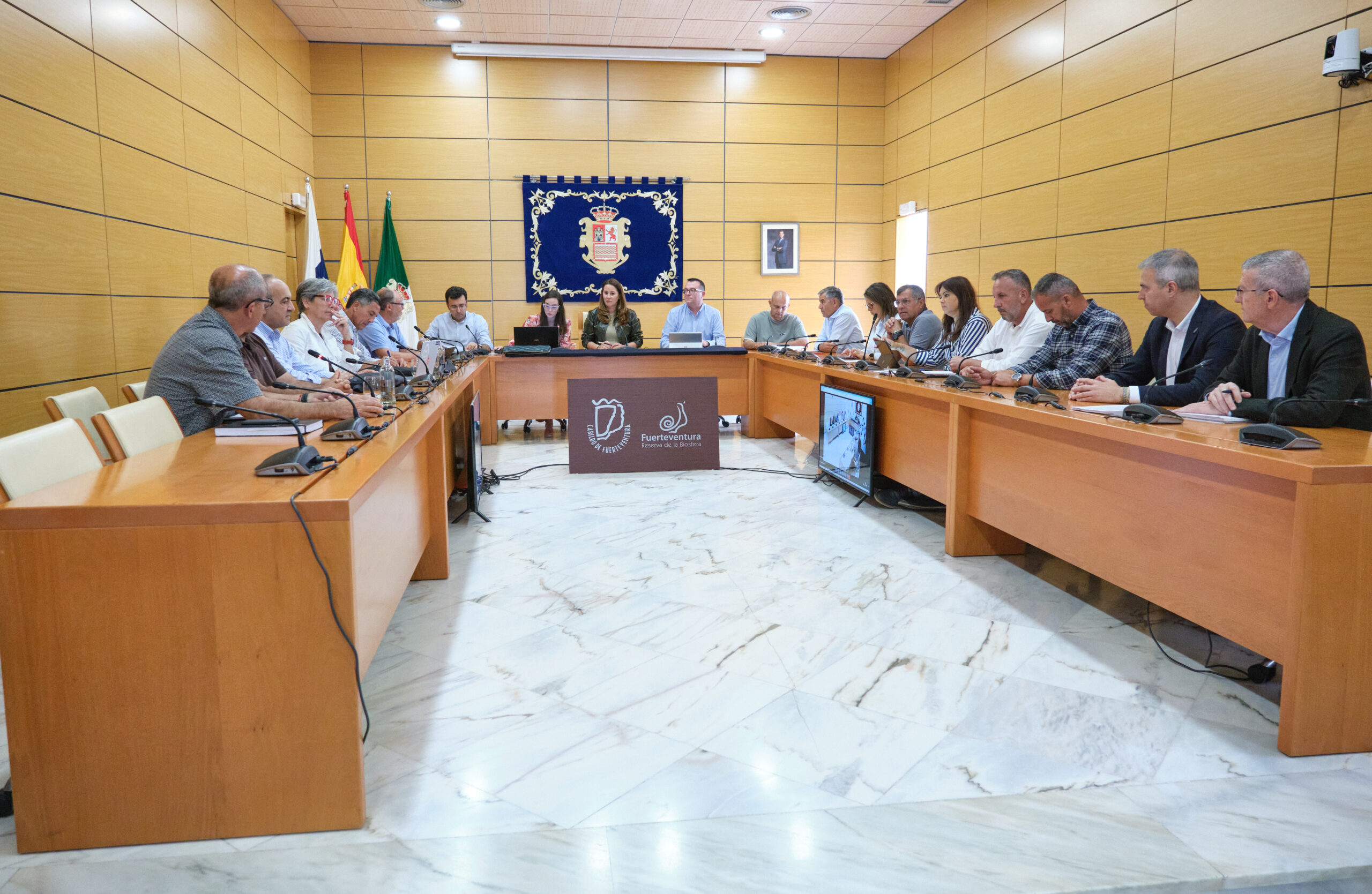 Zusammenarbeit zwischen den Institutionen