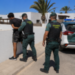 Erfolgreiche Festnahme nach Raub in Corralejo Verhaftung KI bearbeitet
